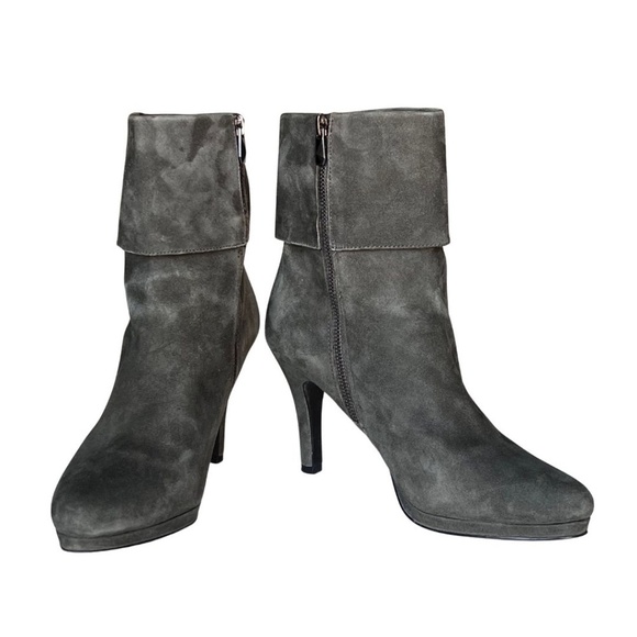 Tahari Gabe Grey Suede Heeled Ankle Boots With Box Size 10M - Picture 1 of 8